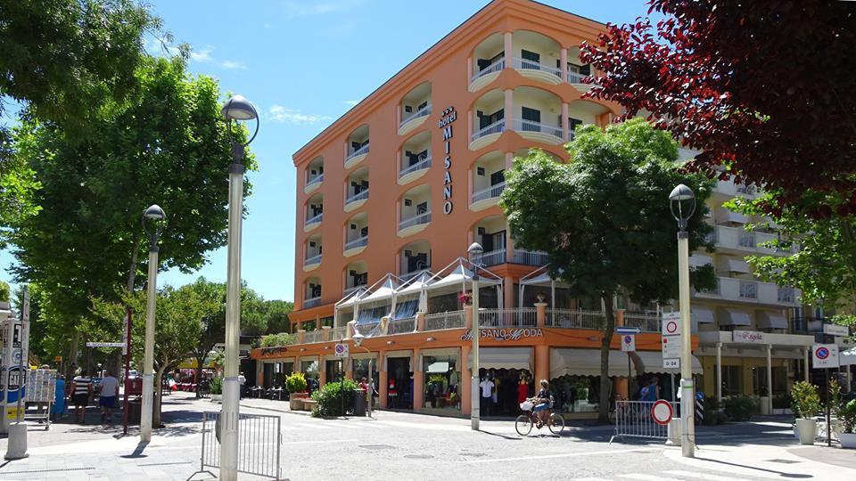Hotel Misano ミザーノ・アドリアーティコ エクステリア 写真